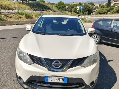 Usata Nissan Qashqai 115 CV (84 kW) 2016 Bianco SUV