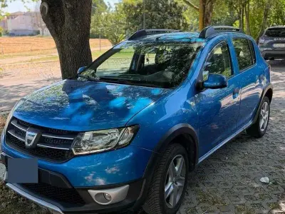 Usata Dacia Sandero Stepway 90 CV (66 kW) 2015 Bluazzurro Berlina
