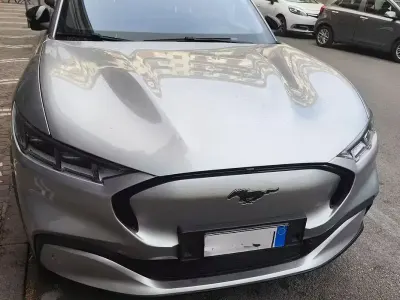 Usata Ford Mustang Mach-E Premium 242 kW (330 CV) 2022 Grigio SUV