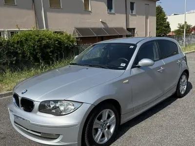 Usata BMW 118 143 CV (105 kW) 2008 Grigio Utilitaria