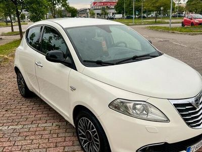 Usata Lancia Ypsilon S 95 CV (69 kW) 2015 Bianco Utilitaria