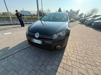 Usata VW Golf VI 102 CV (75 kW) 2009 Nero Utilitaria