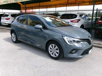 Usata Renault Clio V Intens 101 CV (74 kW) 2021 Gray Berlina
