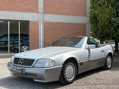 Usata Mercedes SL500 333 CV (244 kW) 1989 Grigio Cabrio