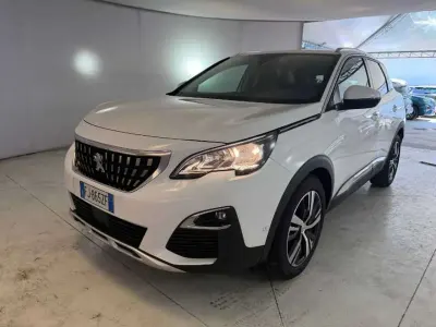 Usata Peugeot 3008 Business-Line 120 CV (88 kW) 2017 Bianco SUV