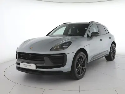 Usata Porsche Macan 265 CV (194 kW) 2024 Argento dolomite metallizzato SUV