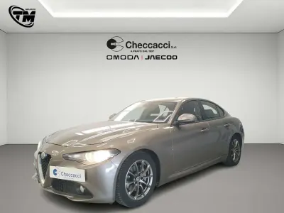 Usata Alfa Romeo Giulia Business 150 CV (110 kW) 2017 Grigio Berlina