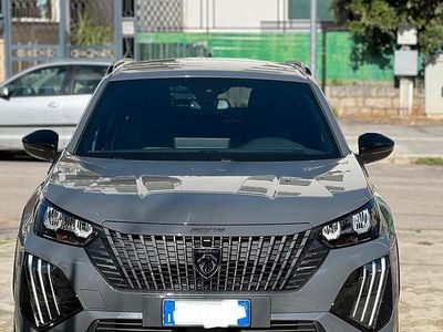 Usata Peugeot 2008 Allure 101 CV (74 kW) 2023 Grigio SUV