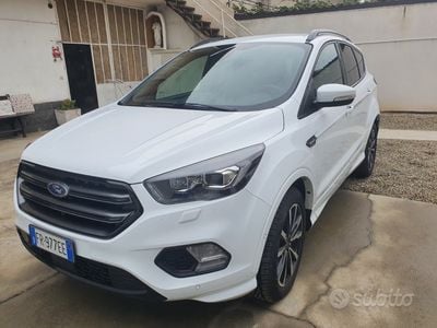 Usata Ford Kuga ST-Line 163 CV (119 kW) 2018 Bianco SUV