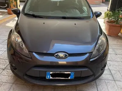 Usata Ford Fiesta 82 CV (60 kW) 2010 Blu Berlina