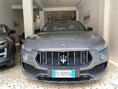 Usata Maserati Levante GranLusso 275 CV (202 kW) 2017 Grigio SUV