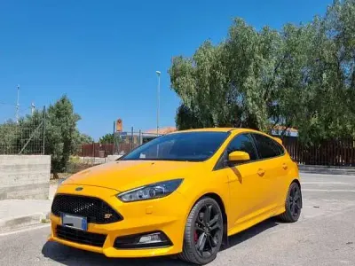 Usata Ford Focus ST 250 CV (183 kW) 2017 Berlina