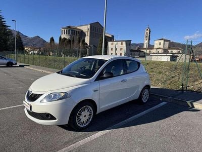 Usata Lancia Ypsilon Silver 69 CV (50 kW) 2016 Bianco Utilitaria