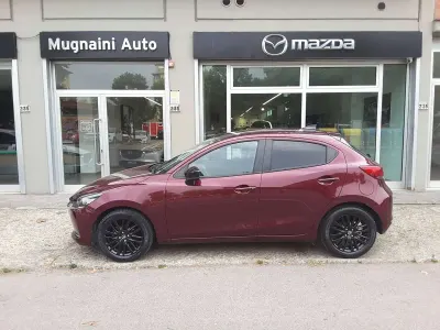 Usata Mazda 2 Homura-Line 75 CV (55 kW) 2022 Deep crimson red met Utilitaria