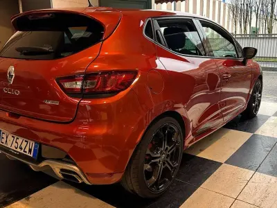 Usata Renault Clio IV R.S. 200 CV (147 kW) 2015 Rosso Berlina
