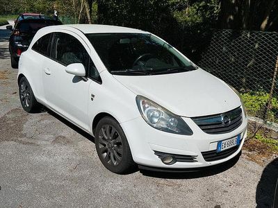 Usata Opel Corsa 85 CV (62 kW) 2010 Bianco Utilitaria
