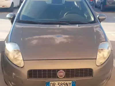 Usata Fiat Grande Punto 65 CV (47 kW) 2008 Giallo Utilitaria