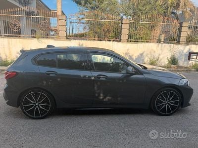 Begagnad BMW M135 M Sport 305 HK (224 kW) 2021 Grå Halvkombi