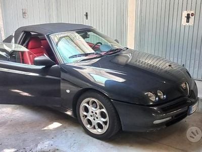 Usata Alfa Romeo Spider 122 CV (89 kW) 2002 Nero Cabrio