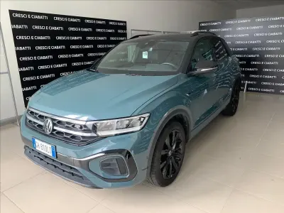 Usata VW T-Roc R-line 150 CV (110 kW) 2022 Petroleum blue SUV