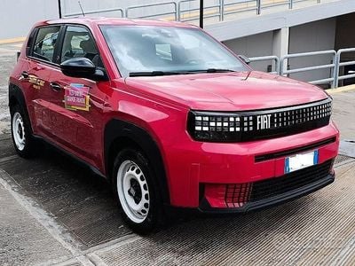 Usata Fiat Grande Panda Red 97 kW (132 CV) 2025 Rosso Utilitaria