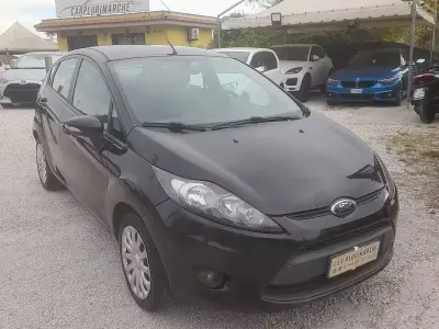 Usata Ford Fiesta 82 CV (60 kW) 2010 Nero Berlina