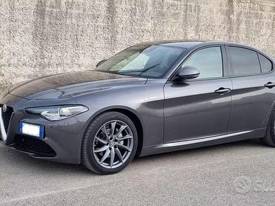 Usata Alfa Romeo Giulia Super 136 CV (100 kW) 2020 Grigio Berlina