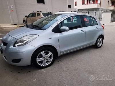 Usata Toyota Yaris 2008 Grigio Utilitaria