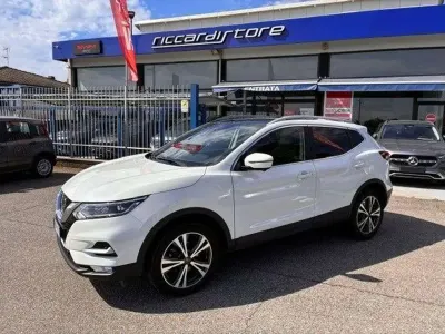Usata Nissan Qashqai N-Connecta 116 CV (85 kW) 2018 Bianco SUV