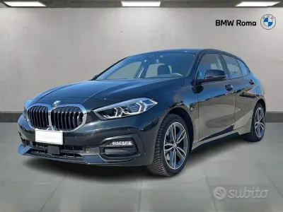 Begagnad BMW 118 Sport Line 136 HK (100 kW) 2021 Svart Halvkombi