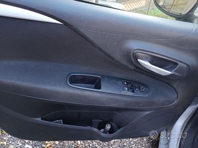 Usata Fiat Grande Punto 77 CV (56 kW) 2015 Grigio Utilitaria