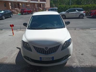 Usata Lancia Ypsilon 69 CV (50 kW) 2021 Bianco Utilitaria