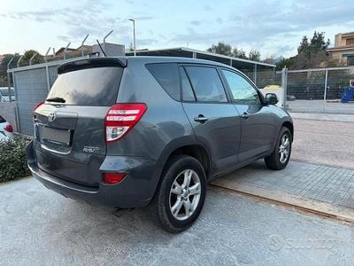 Usata Toyota RAV4 150 CV (110 kW) 2010 Grigio SUV