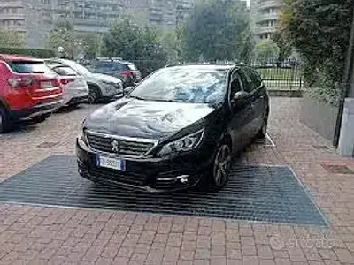 Usata Peugeot 308 Allure 120 CV (88 kW) 2018 Nero Station wagon