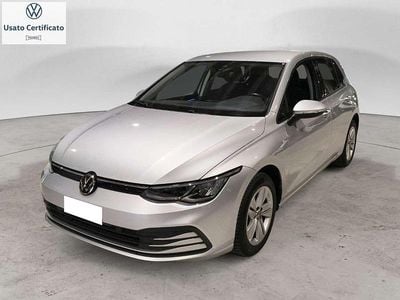 Usata VW Golf VIII Life 116 CV (85 kW) 2022 Argento Berlina