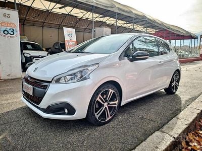 Usata Peugeot 208 GT-line 110 CV (80 kW) 2017 Bianco Utilitaria