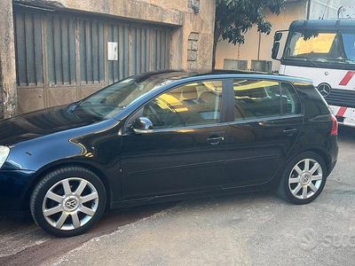 Usata VW Golf IV 105 CV (77 kW) 2004 Nero Utilitaria