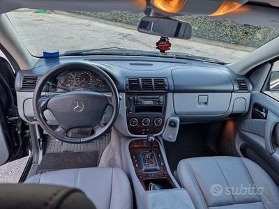Usata Mercedes ML270 163 CV (119 kW) 2004 Nero SUV