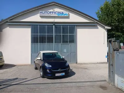Usata Opel Adam Glam 69 CV (50 kW) 2015 Blu/azzurro Utilitaria