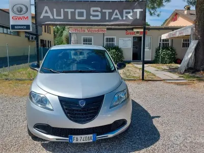 Usata Lancia Ypsilon Gold 69 CV (50 kW) 2015 Grigio Utilitaria