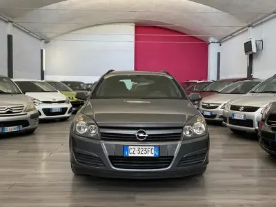Usata Opel Astra Enjoy 90 CV (66 kW) 2005 Grigio Station wagon