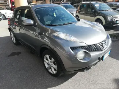 Usata Nissan Juke Tekna 110 CV (80 kW) 2011 Grigio SUV
