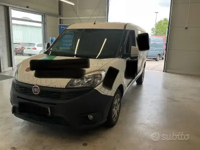 Usata Fiat Doblò 101 CV (74 kW) 2016 Bianco Monovolume