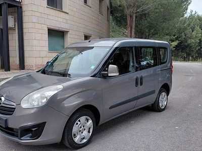 Usata Opel Combo 105 CV (77 kW) 2013 Grigio Monovolume
