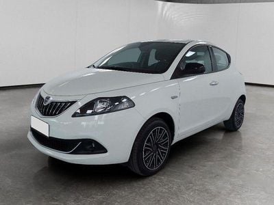 Usata Lancia Ypsilon Gold 70 CV (51 kW) 2022 Bianco Utilitaria