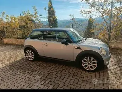 Usata Mini Cooper D 109 CV (80 kW) 2009 Grigio Utilitaria