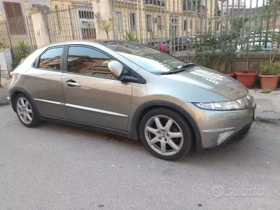 Usata Honda Civic 140 CV (102 kW) 2010 Berlina