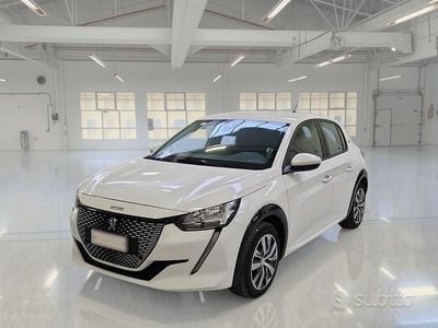 Usata Peugeot e-208 Active 57 kW (78 CV) 2021 Bianco Utilitaria