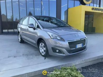 Usata Peugeot 5008 Business-Line 120 CV (88 kW) 2016 Grigio Monovolume