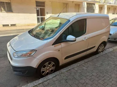 Usata Ford Transit Courier Ambiente 75 CV (55 kW) 2015 Bianco Furgone